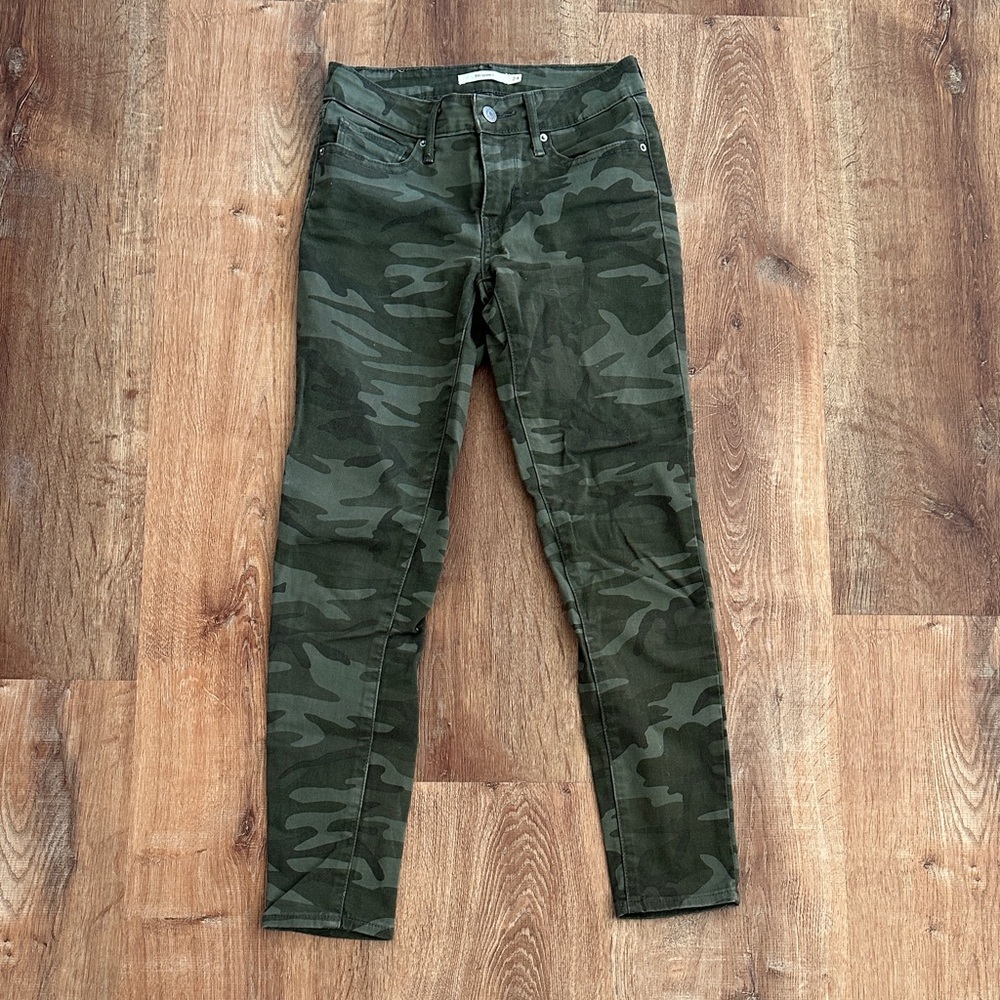 Levi's Olive Camouflage Women's Skinny Jeans